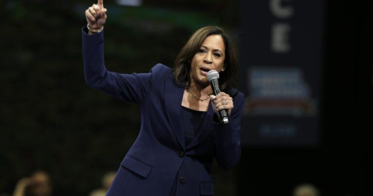 urlhttps3A2F2Fcalifornia times brightspot.s3.amazonaws.com2Ff92Fd22Fd45e2ad54d998fa490e22ec2db622Fla na kamala harris 04