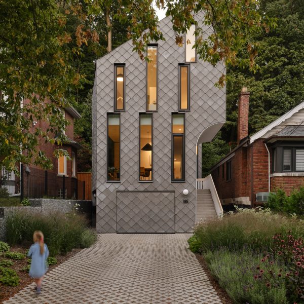 reigo bauer angular toronto house dezeen 2364 hero