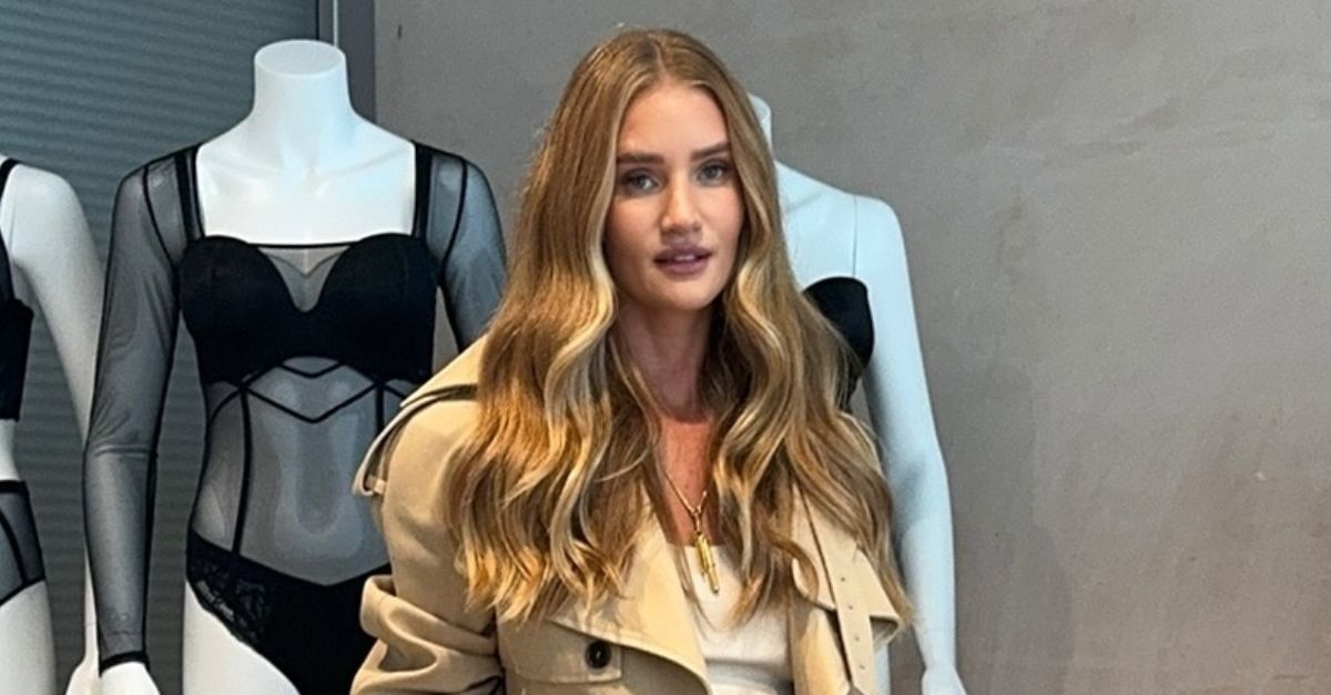 Rosie Huntington-Whiteley Just Wore the New Skirt and Shoe Combo That's All Over Copenhagen and Paris