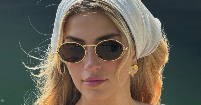 Fashion People Agree—Adding This Elegant Hair Accessory Earns You Major Aura Points