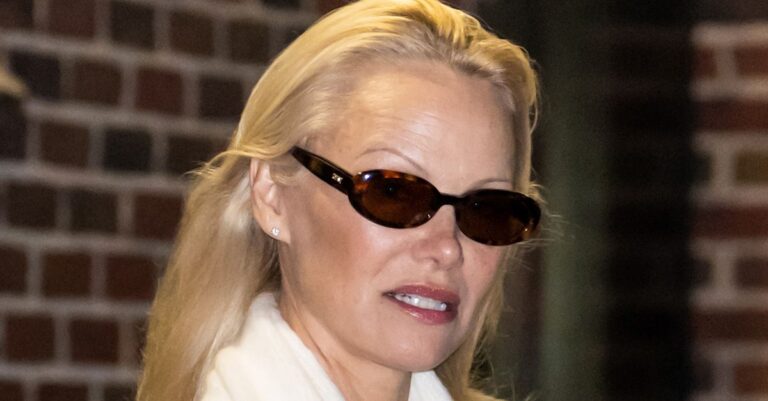 Pamela Anderson Just Wore the Low-Maintenance Outfit Formula Fashion People Swear By