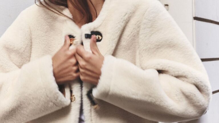 The Chicest People I Know Wear This Specific Jacket Trend in Winter—I Just Found a £50 Alt at Zara