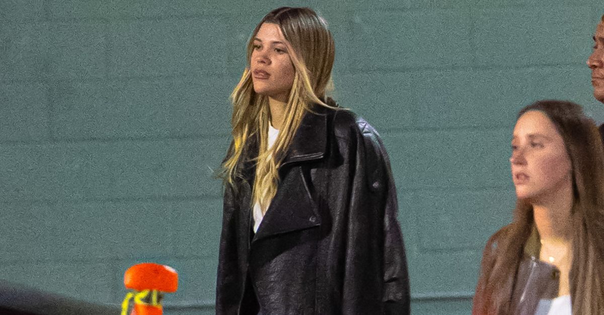 Sofia Richie Just Wore the Cool-Girl Jeans-and-Jacket Combo We've Seen All Over London and Paris