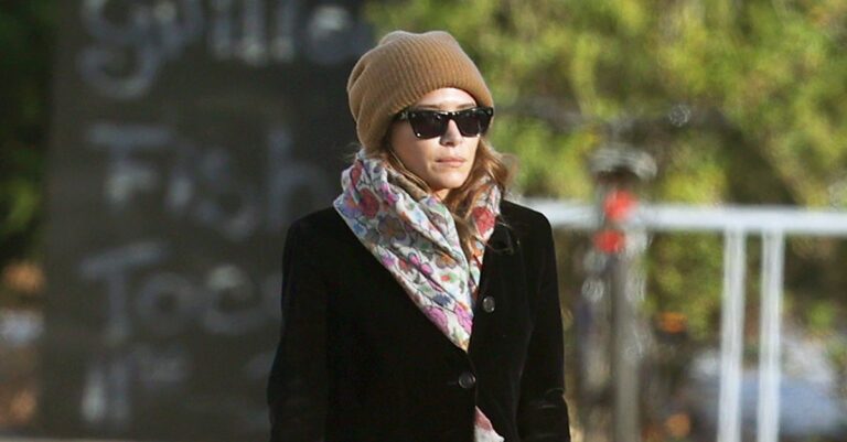 Mary-Kate Olsen Just Wore This Quirky Flat Shoe Trend With a Classic Mary-Kate Outfit