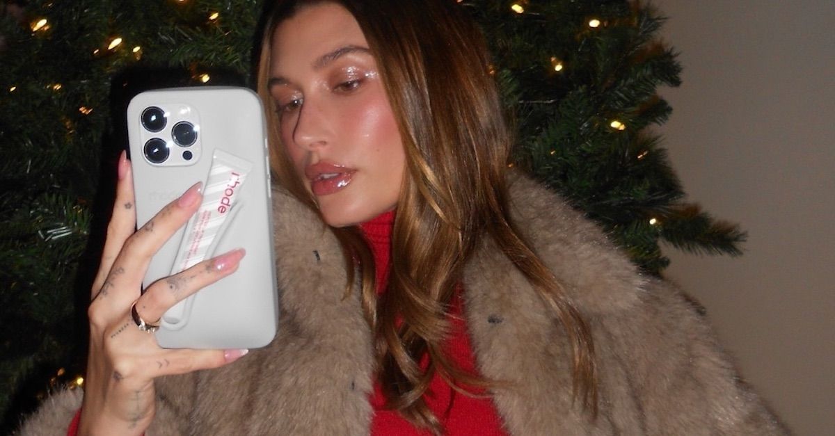 Yep, It's Official: Hailey Bieber's "Sugar Cookie" Nails Are My New Holiday Beauty Obsession