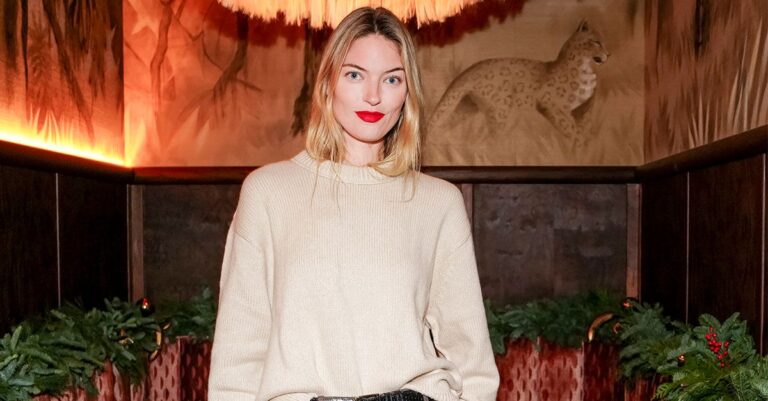 This Banana Republic Holiday Party Was as Chic as It Gets—Check It Out, Plus Shop A+ Cashmere