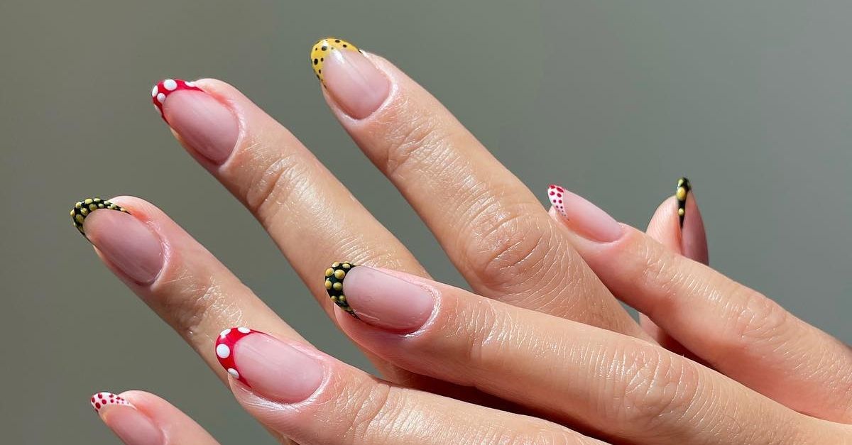 According to Instagram, Stylish People Are Only Wearing These Acrylic Nail Designs