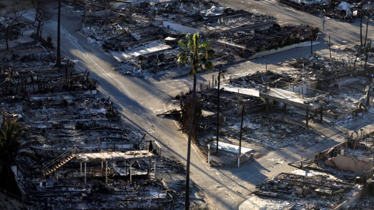 108087079 17369604022025 01 15t165750z 1960523220 rc2facarhcco rtrmadp 0 california wildfires