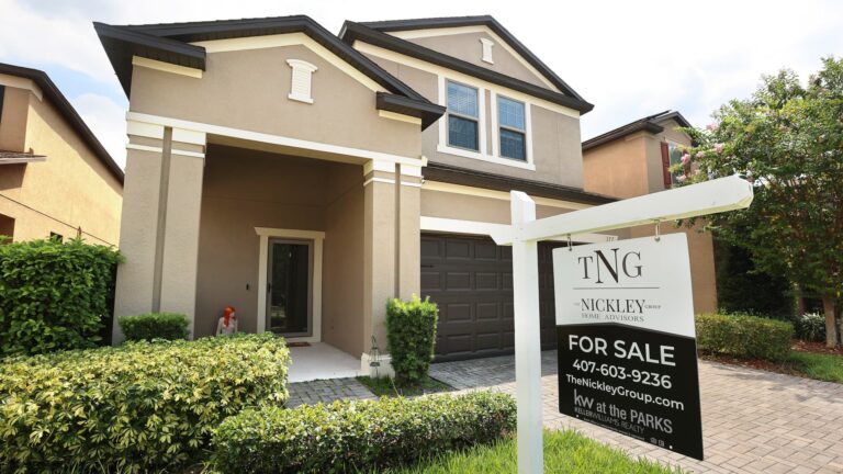 108104470 1739985917951 gettyimages 2166764522 BIZ REAL ORLANDO HOUSING PRICES OS