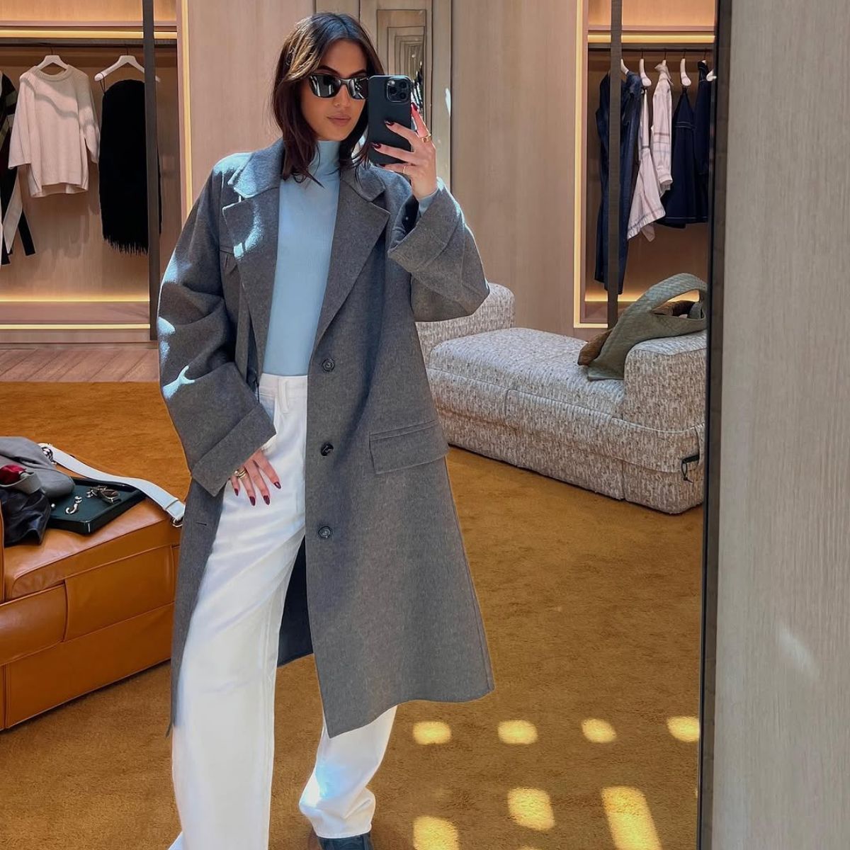 I'm a 4'11" Fashion Editor Who Wants to Look Chic and Classy—8 Anti-Trend Outfit Formulas I Rely On